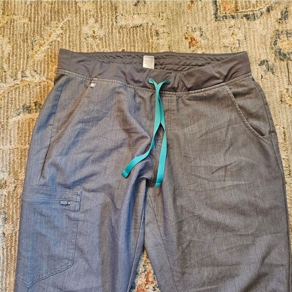 Figs Jogger Scrubs Sz Large Petite With 26" Inseam, Excellent Condition - Picture 4 of 6